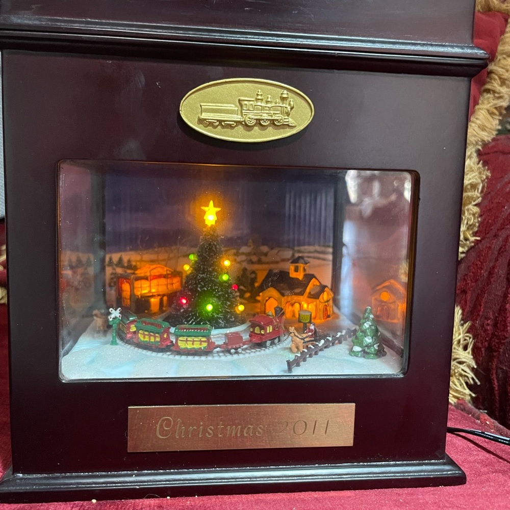 MR. CHRISTMAS Animated Symphony Of Bells Train Lighted -  50 Songs